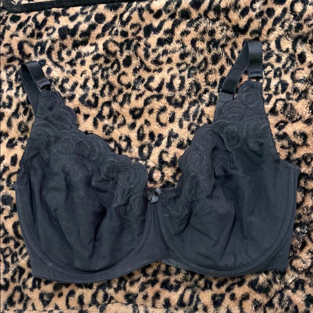 NWT Black Full-Coverage Underwire Bra with Adjustable Straps